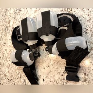 Sleek Black Hydration Belt for Distance Running